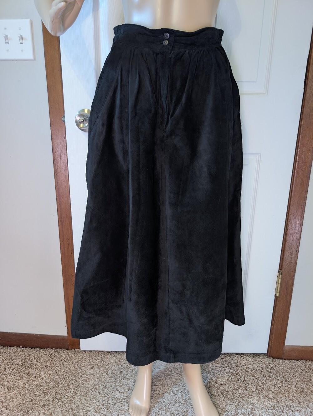 Black 100% Silky Pig Suede Maxi Skirt w/Pockets & Buttoned Waistband-size 10